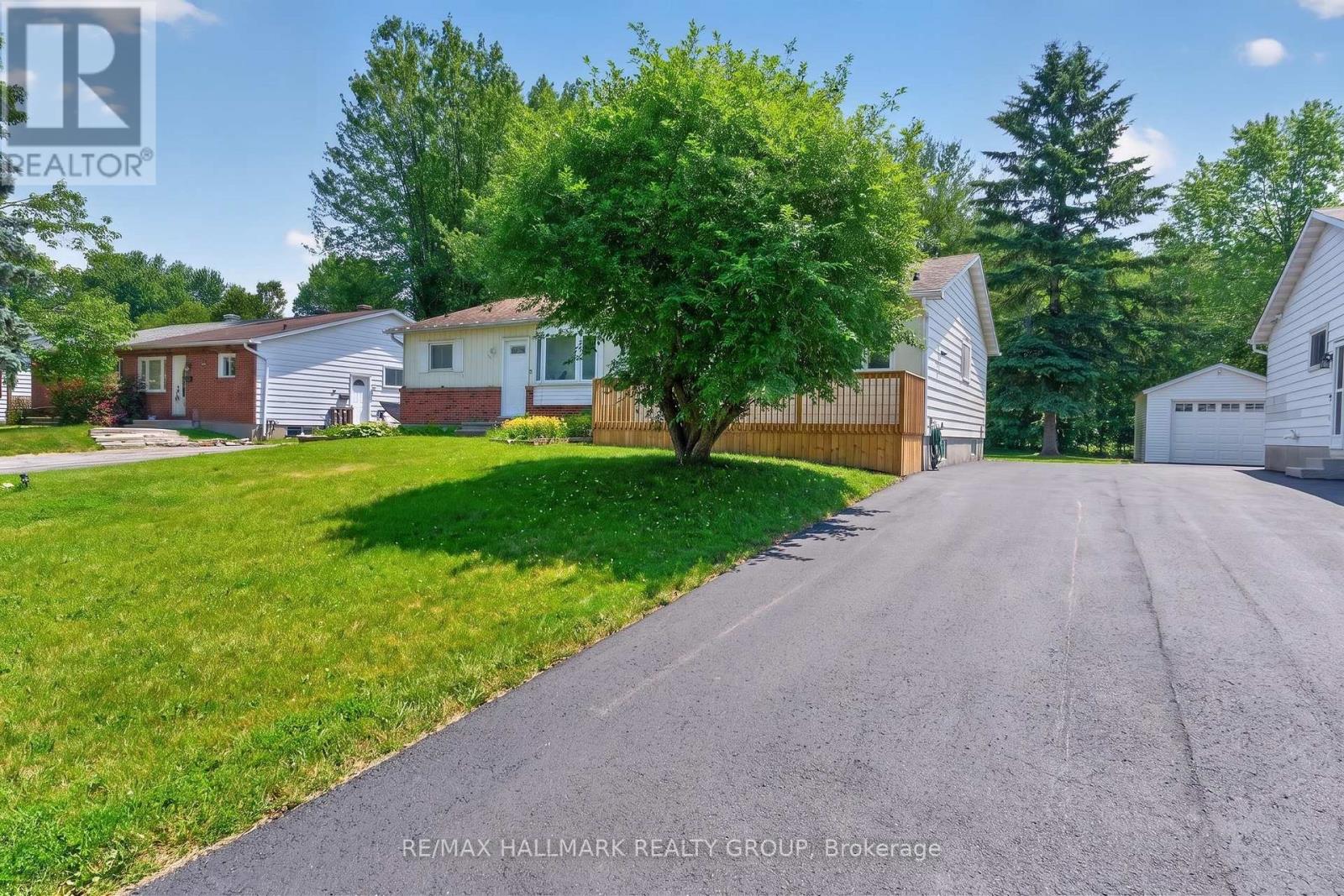 110 GLAMORGAN DRIVE - 2