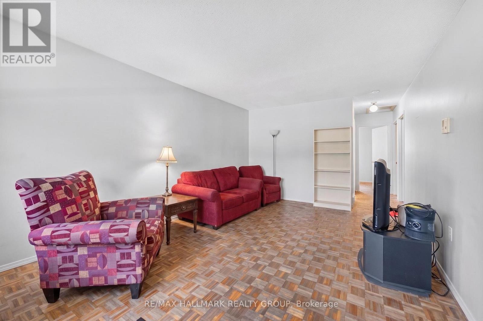 110 GLAMORGAN DRIVE - 4