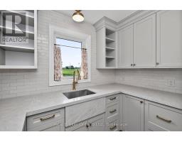 Mud room - 930 Marshall Road, Tiny, ON L0K2E1 Photo 12
