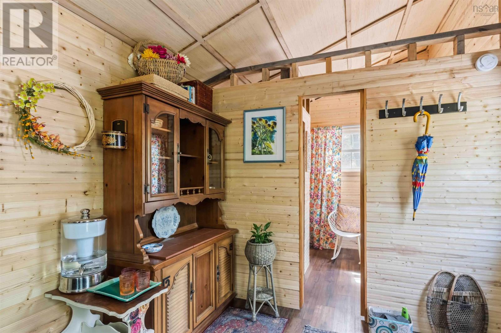516 Greenland Road - 13