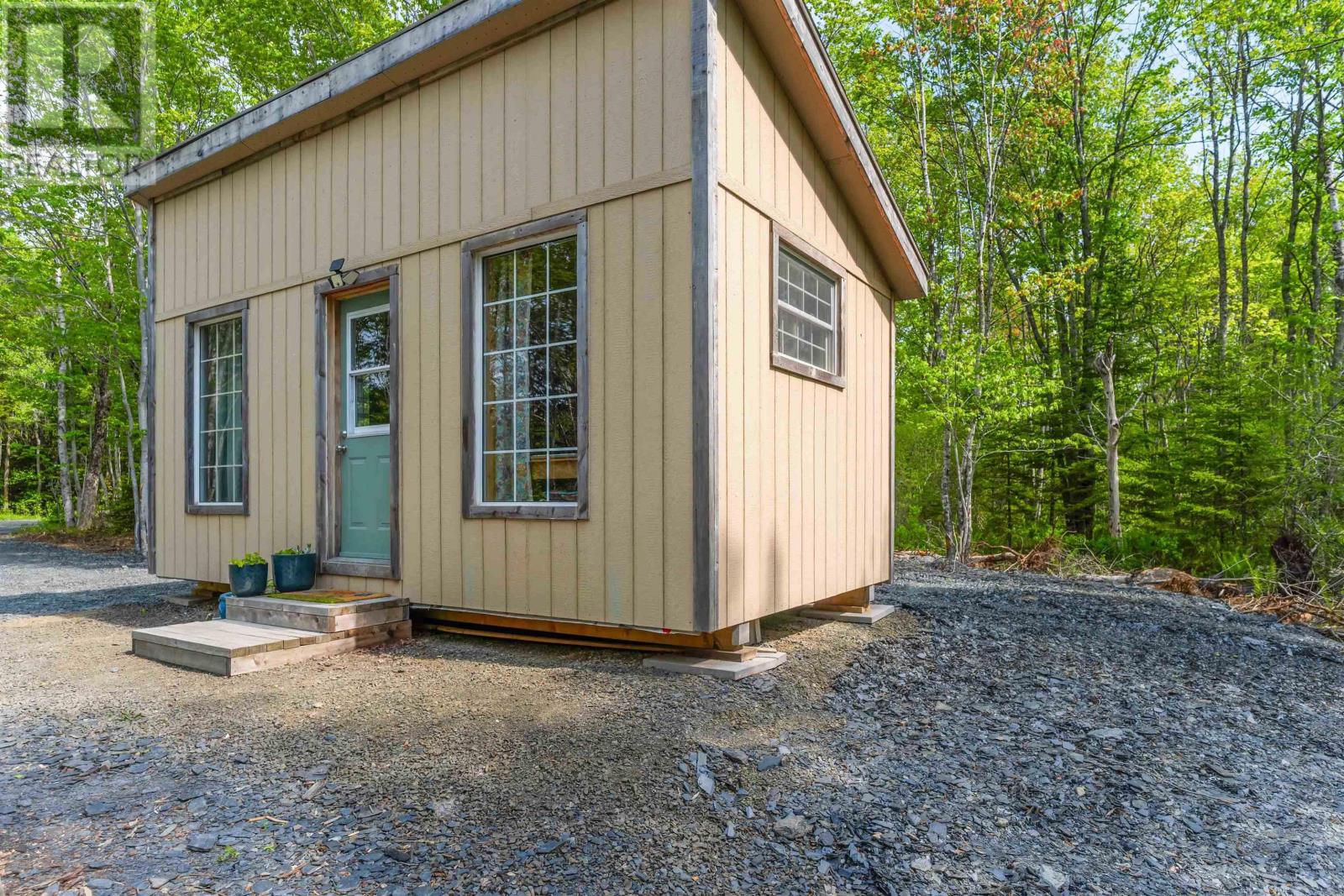 516 Greenland Road - 3