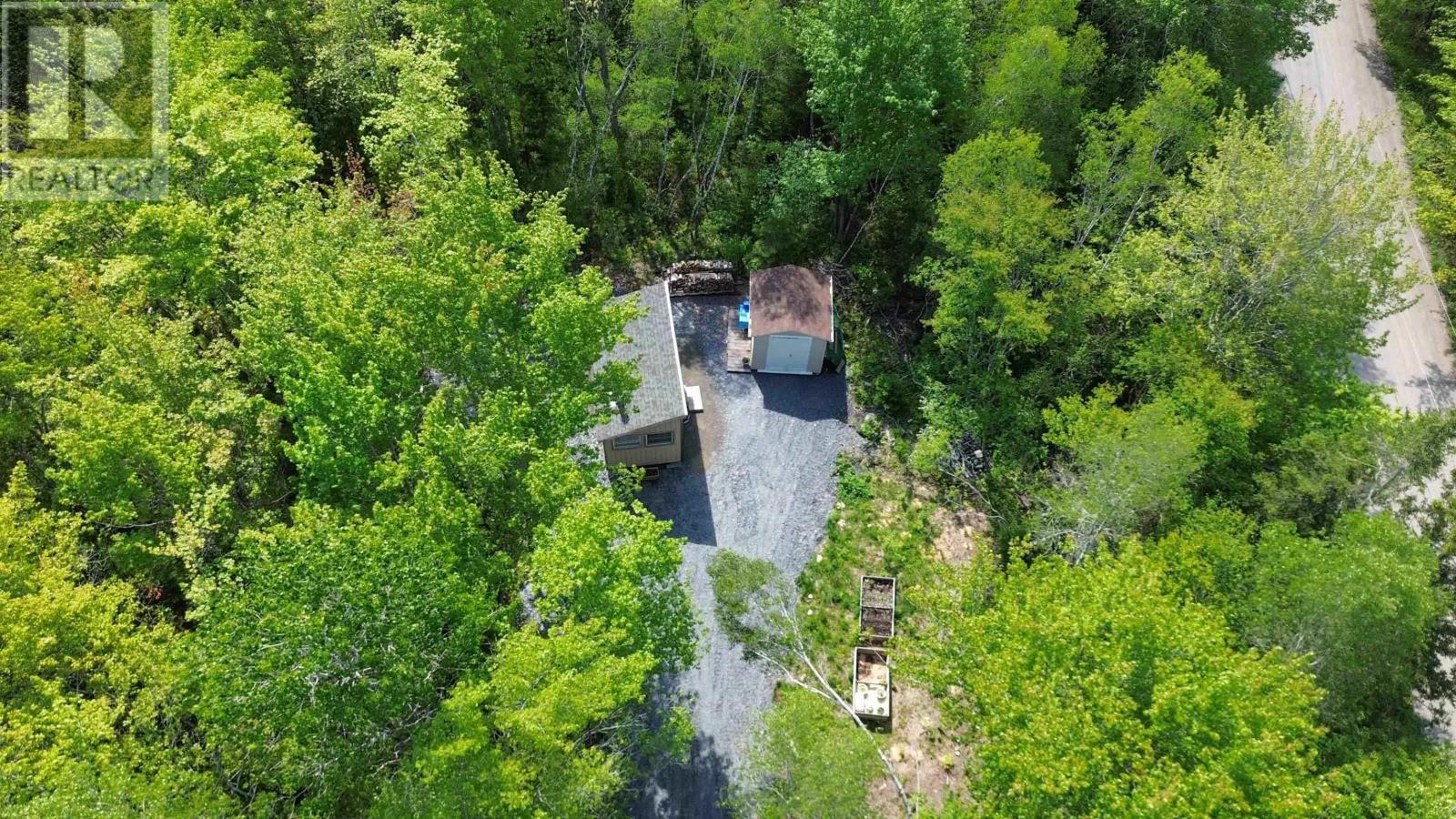 516 Greenland Road - 34