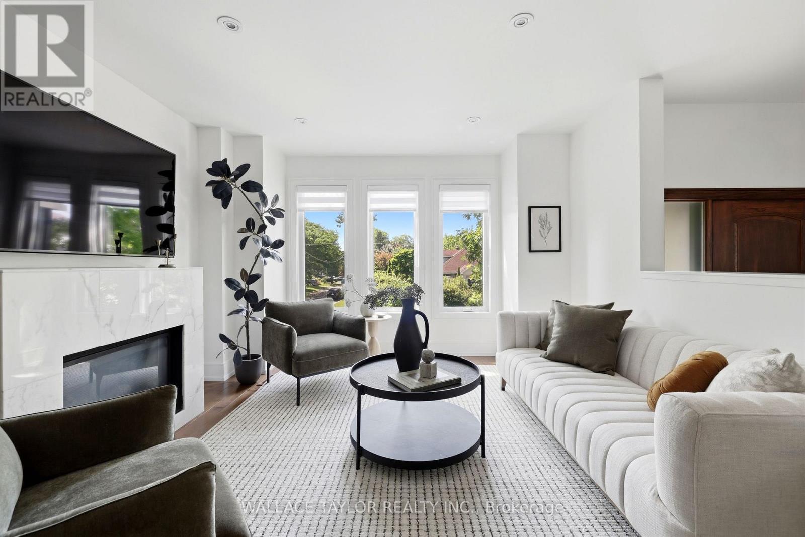 76 ASH CRESCENT - 1
