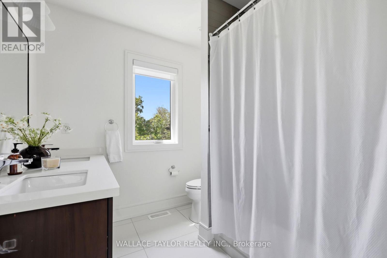 76 ASH CRESCENT - 17