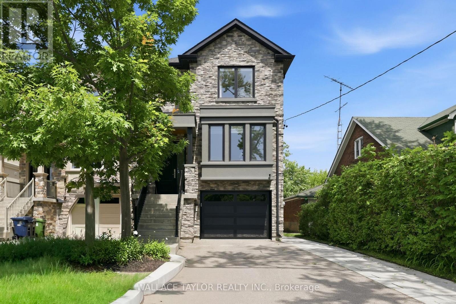 76 ASH CRESCENT - 2