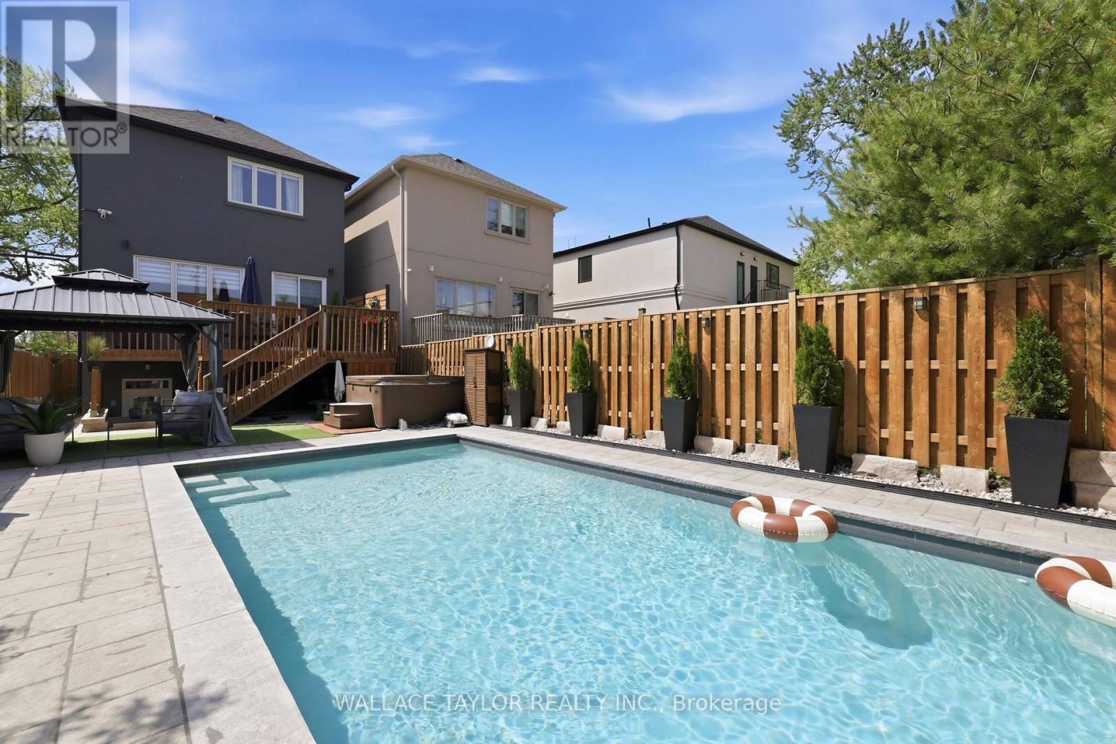 76 ASH CRESCENT - 32