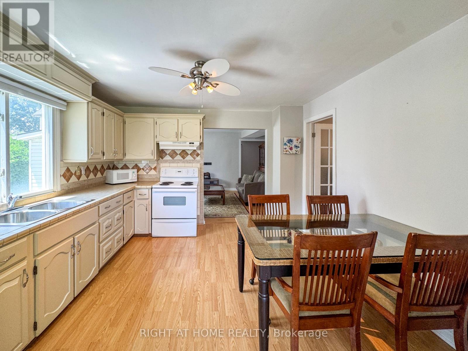 5223 PALMER AVENUE - 11