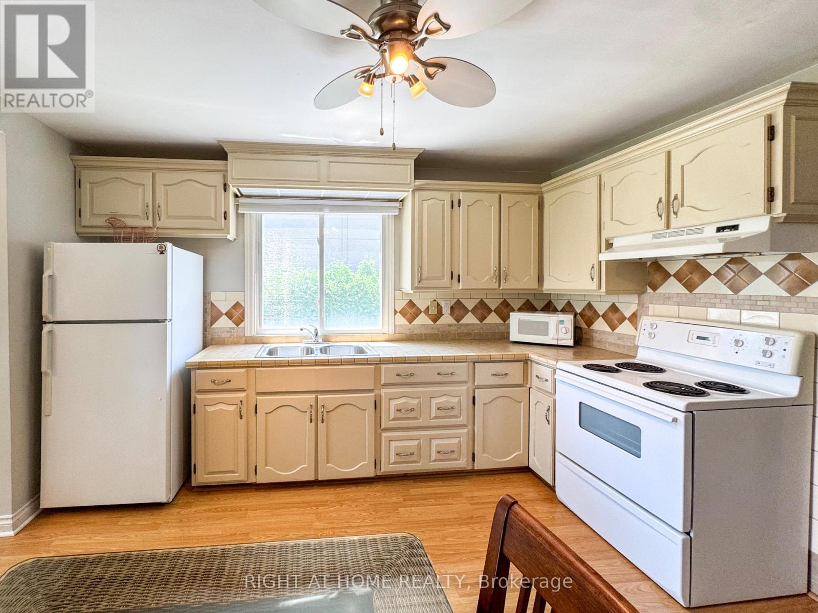 5223 PALMER AVENUE - 12