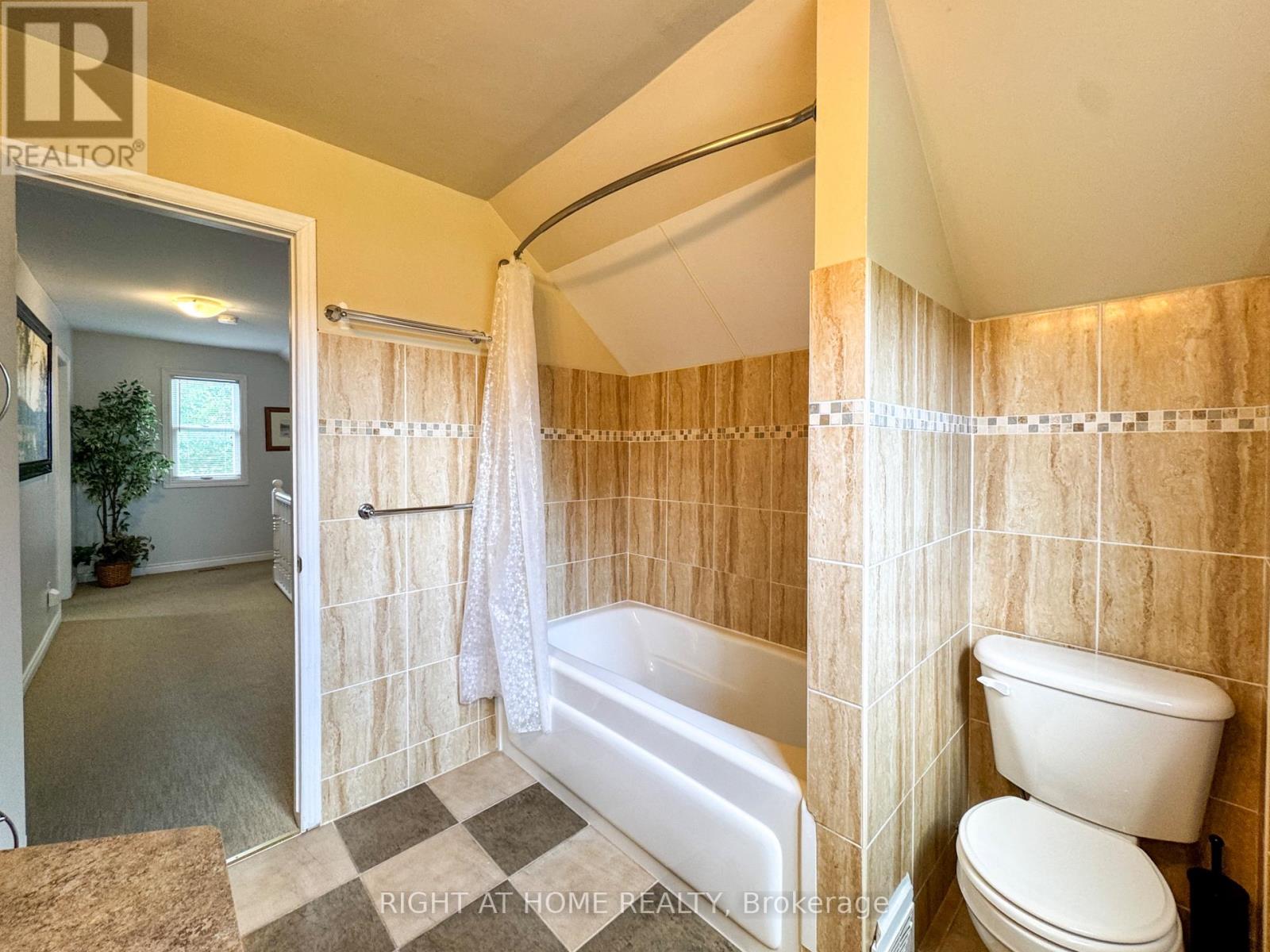 5223 PALMER AVENUE - 37