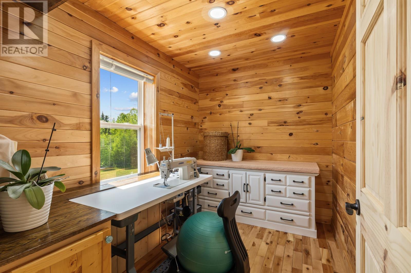 555 St Charles Road - Image 13
