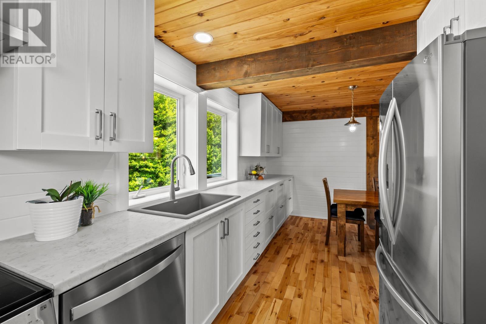 555 St Charles Road - Image 19
