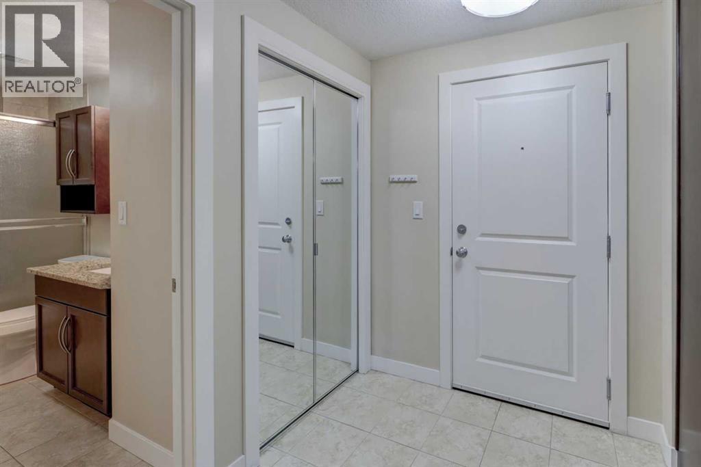 #206 16 Varsity Estates Circle NW - 2