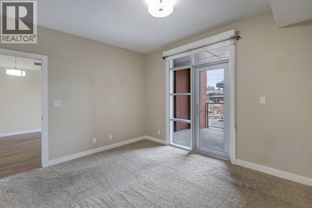 #206 16 Varsity Estates Circle NW - 16