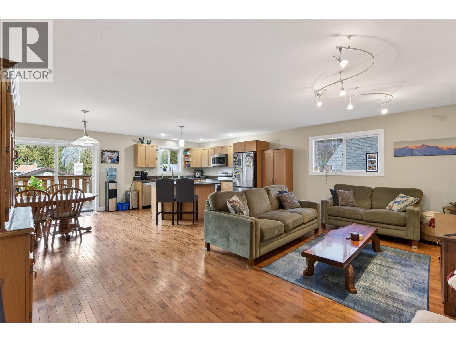 120 Kootenay Avenue - 13