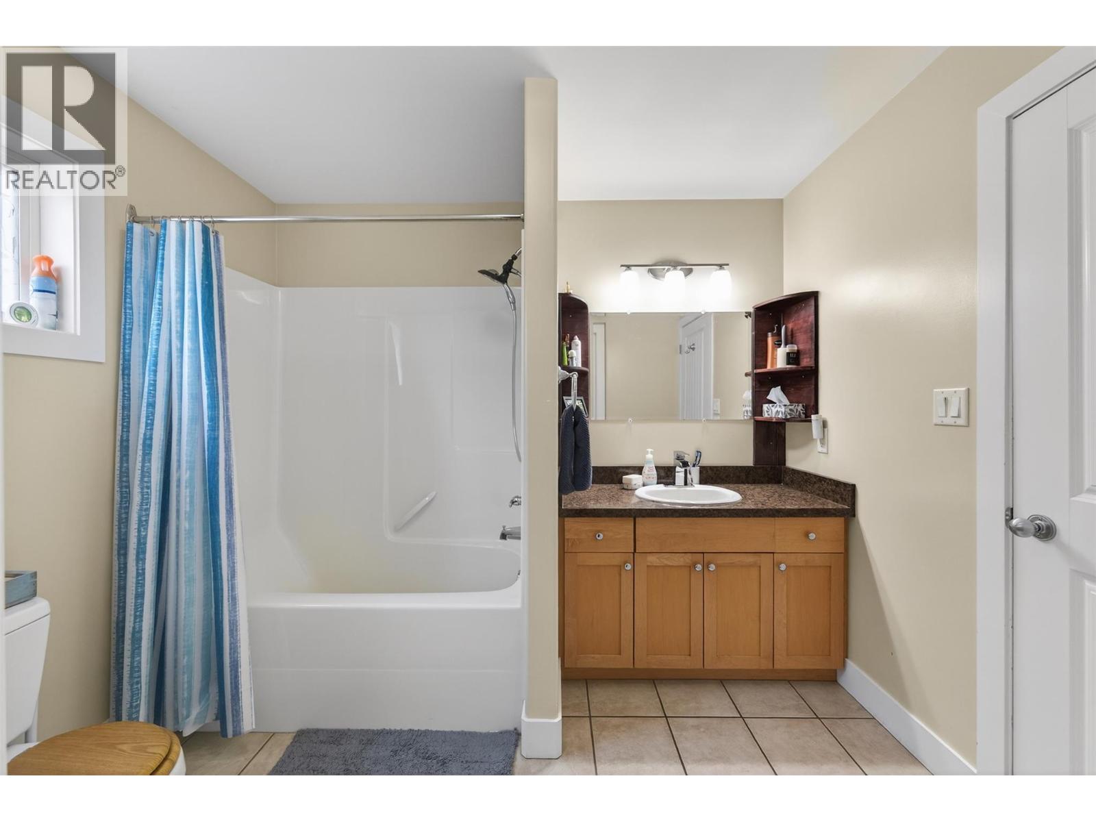 120 Kootenay Avenue - 24