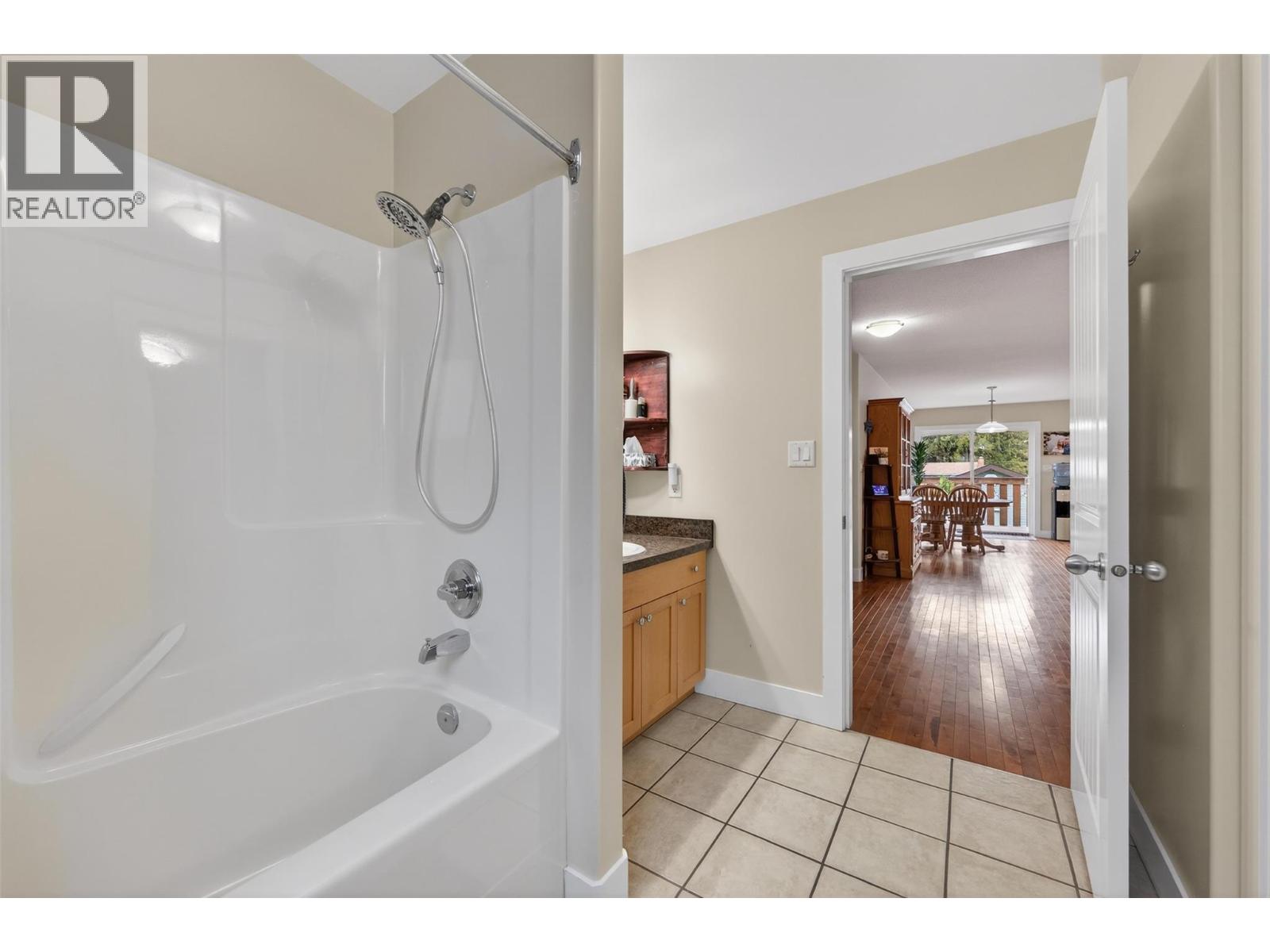 120 Kootenay Avenue - 27