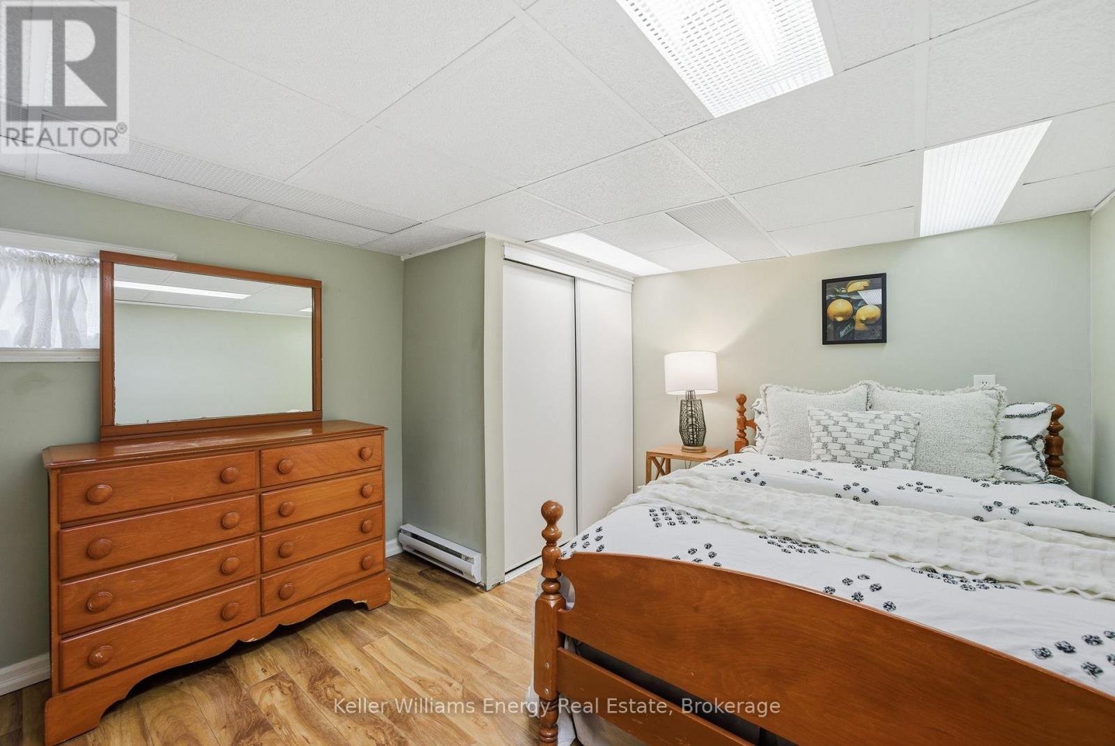 452 SIMCOE STREET N - 38