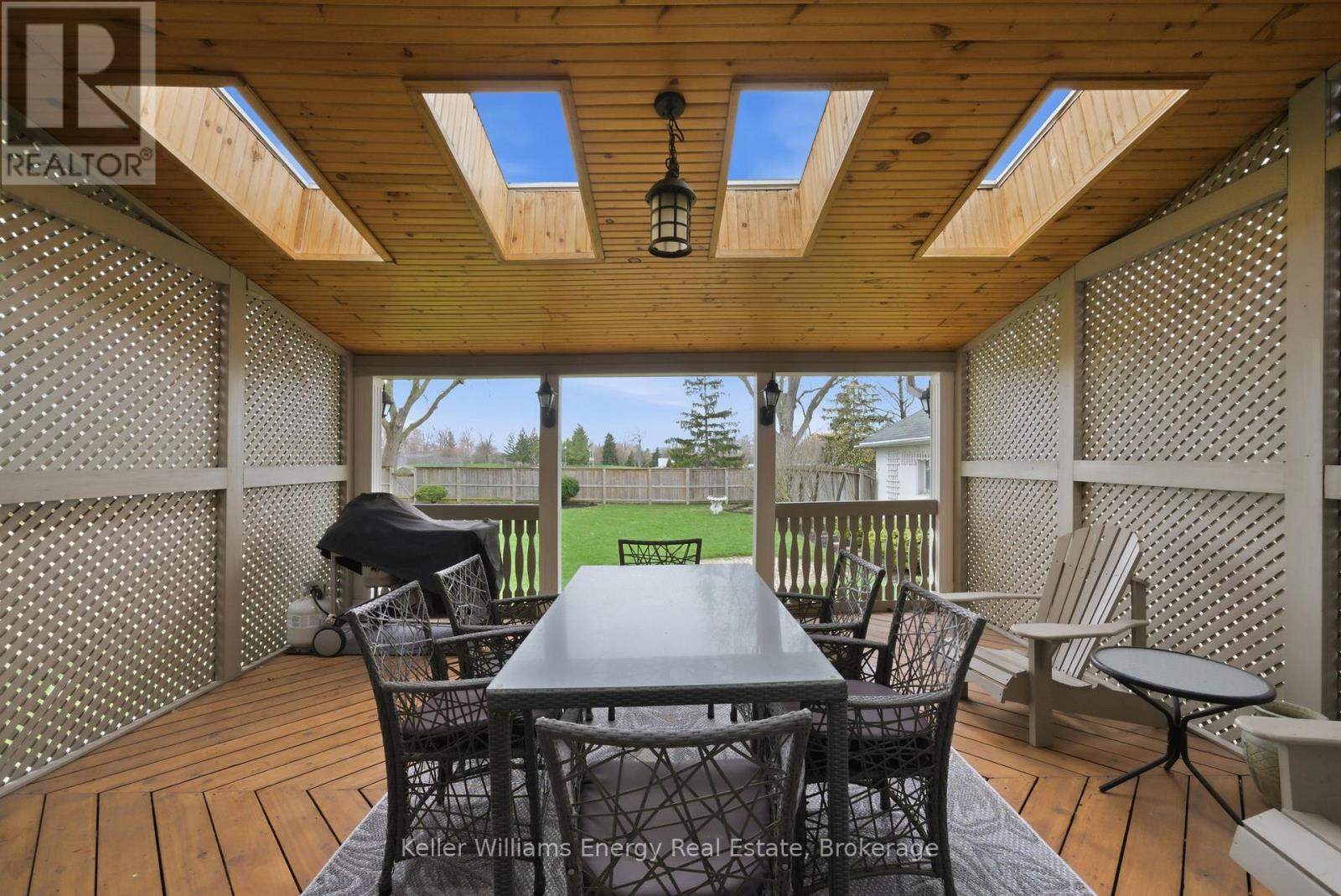 452 SIMCOE STREET N - 41