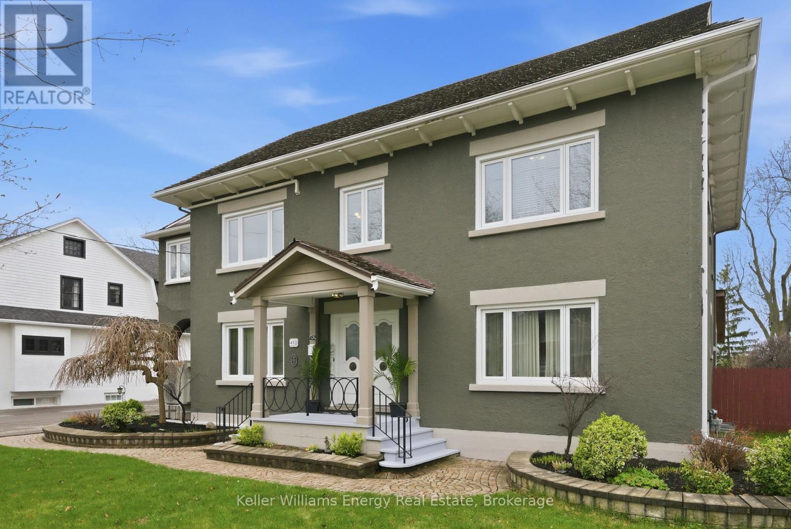 452 SIMCOE STREET N - 45