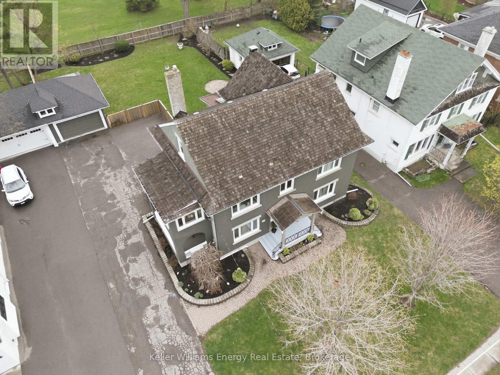 452 SIMCOE STREET N - 47