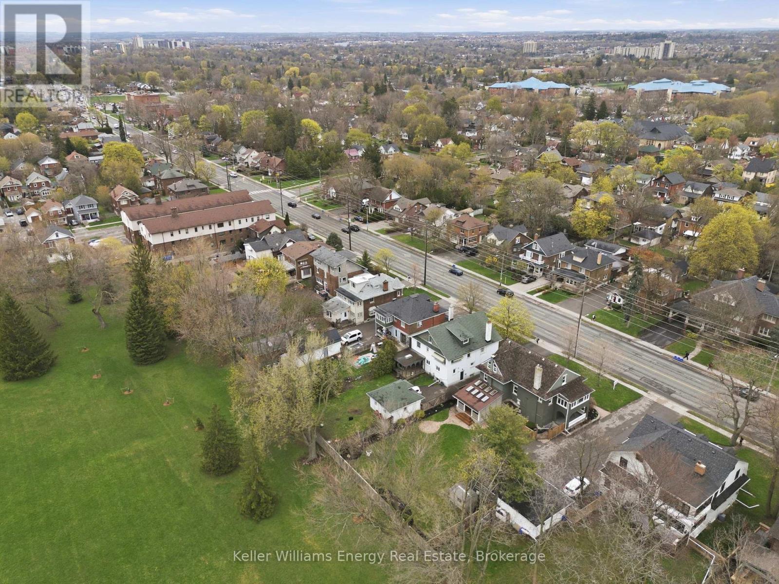 452 SIMCOE STREET N - 48