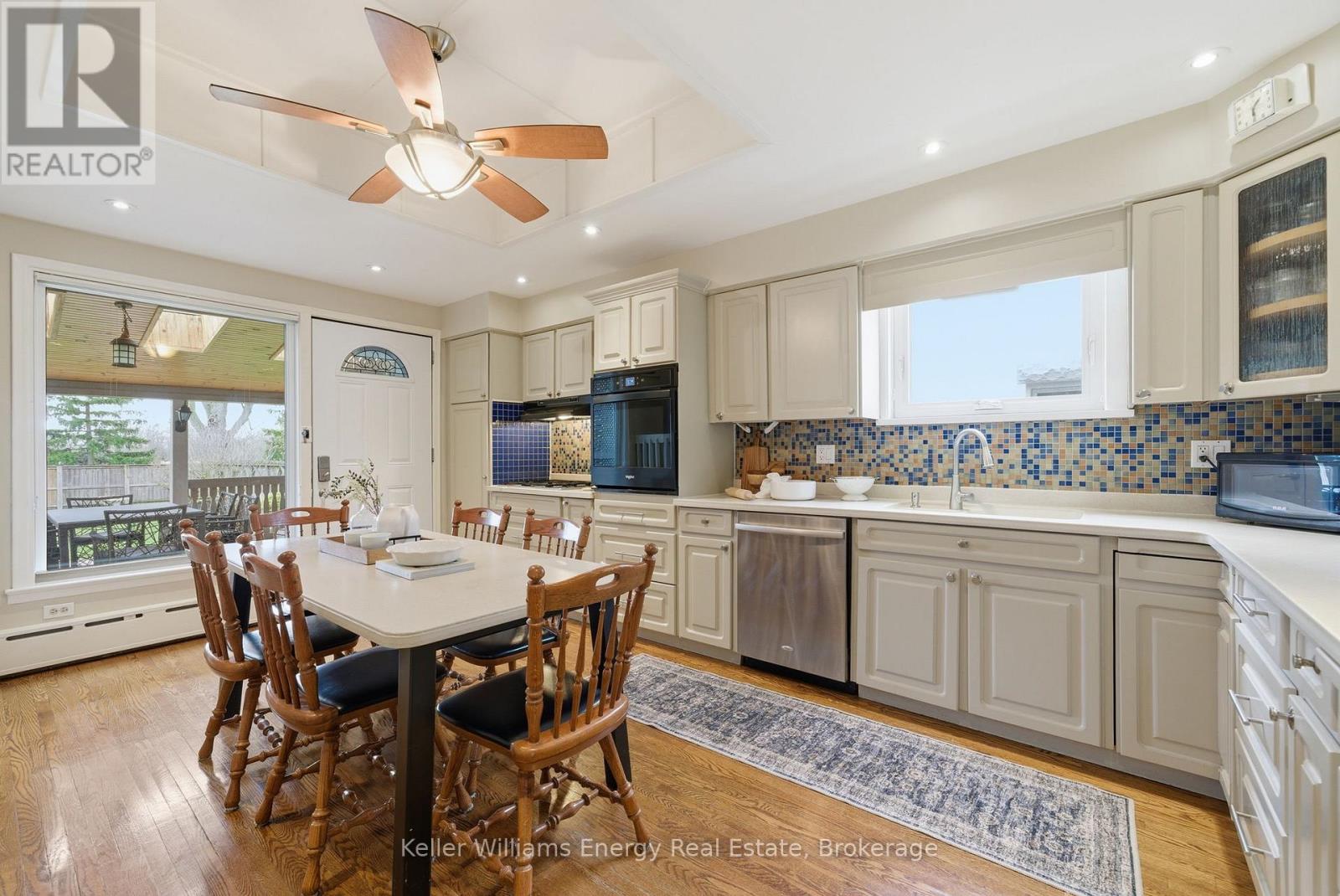 452 SIMCOE STREET N - 5