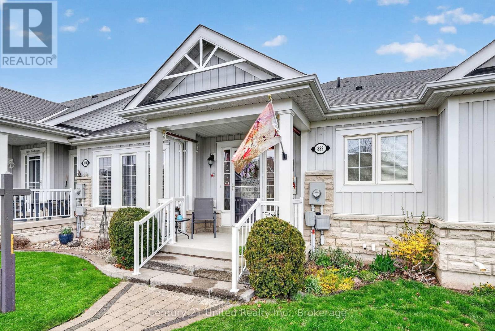 832 LESLIE STREET - 1