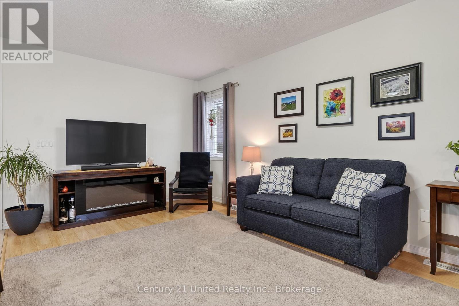 832 LESLIE STREET - 12