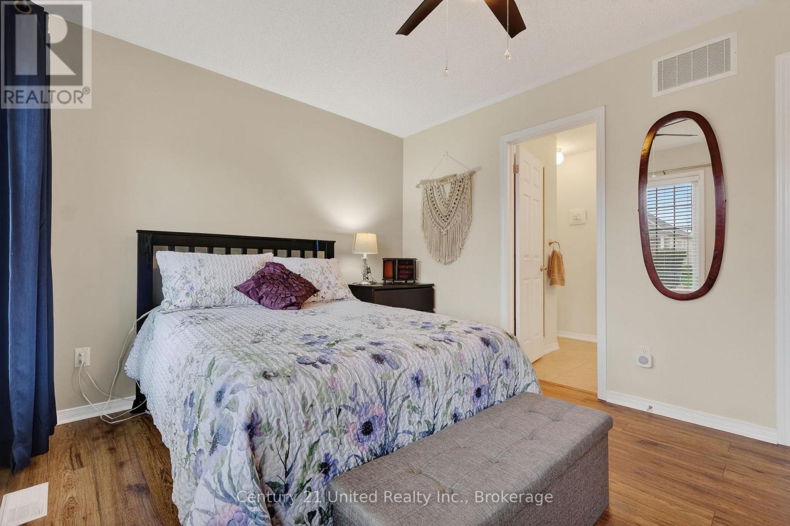 832 LESLIE STREET - 19