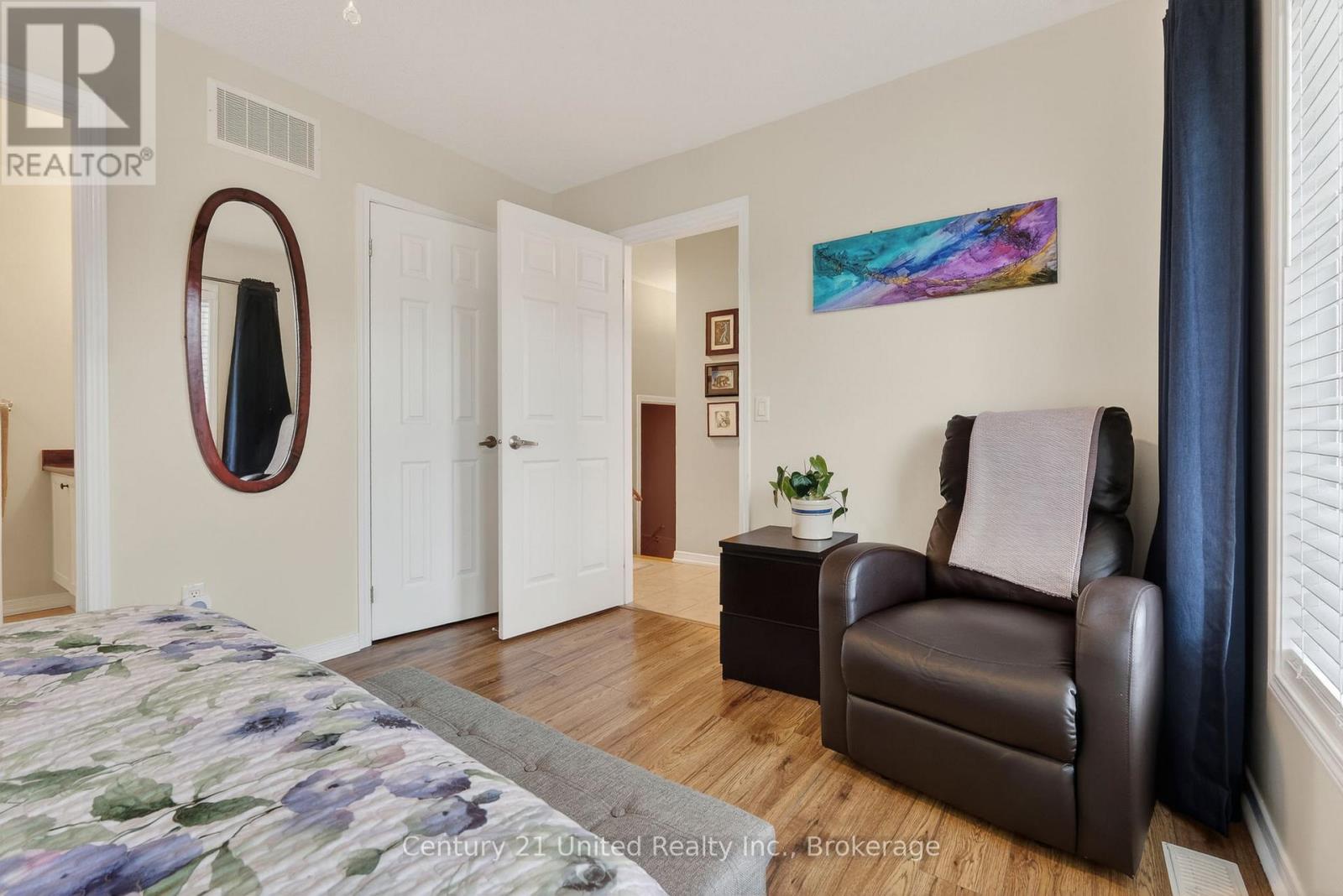 832 LESLIE STREET - 20