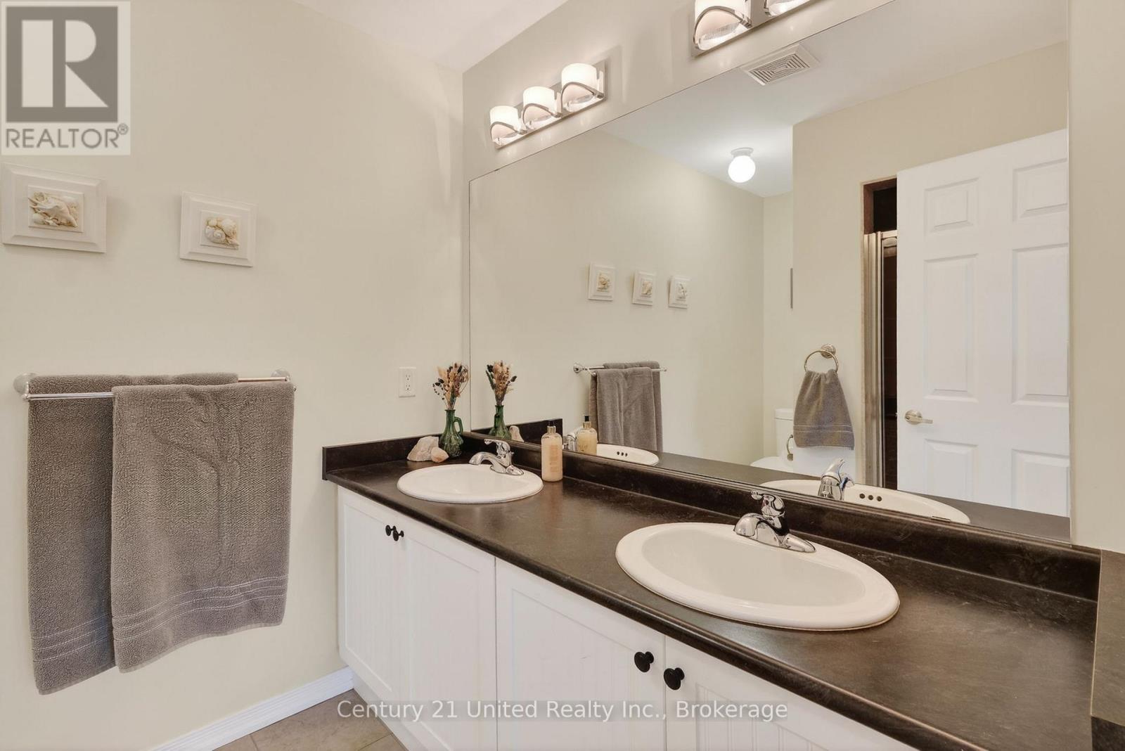 832 LESLIE STREET - 21