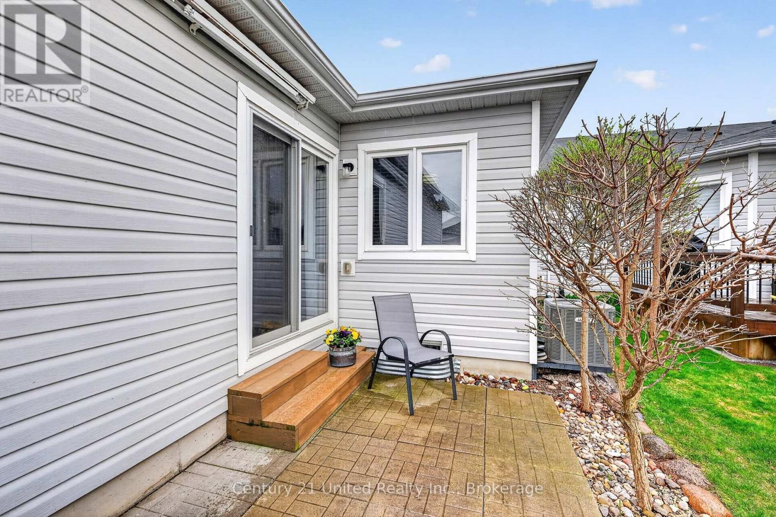 832 LESLIE STREET - 29
