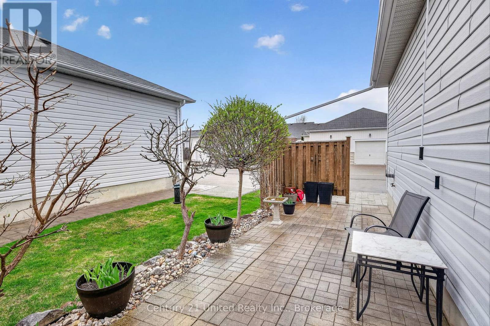 832 LESLIE STREET - 30