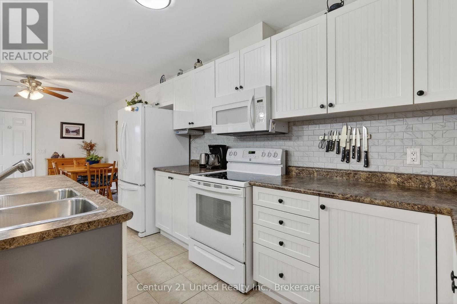 832 LESLIE STREET - 6
