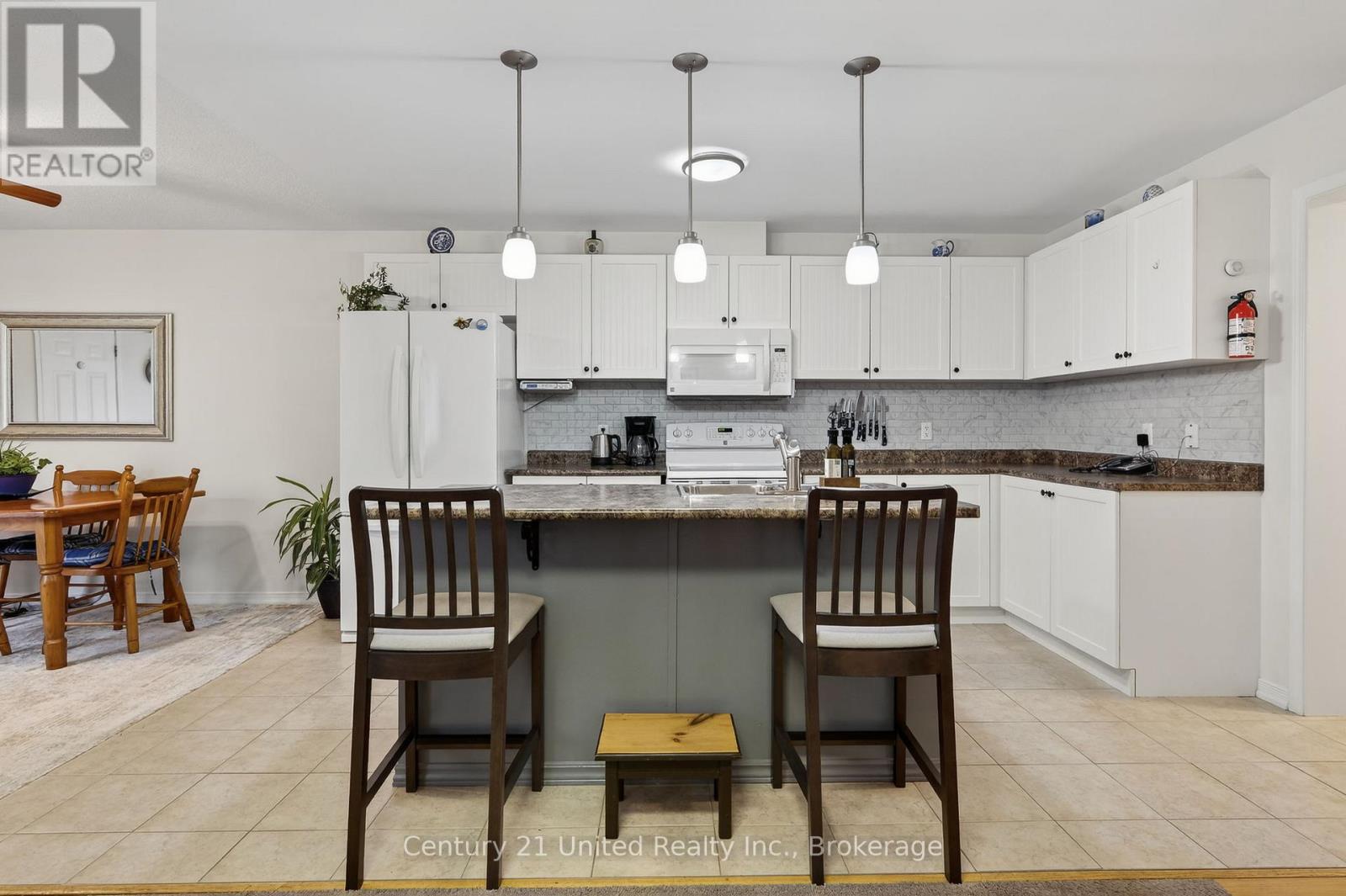 832 LESLIE STREET - 8