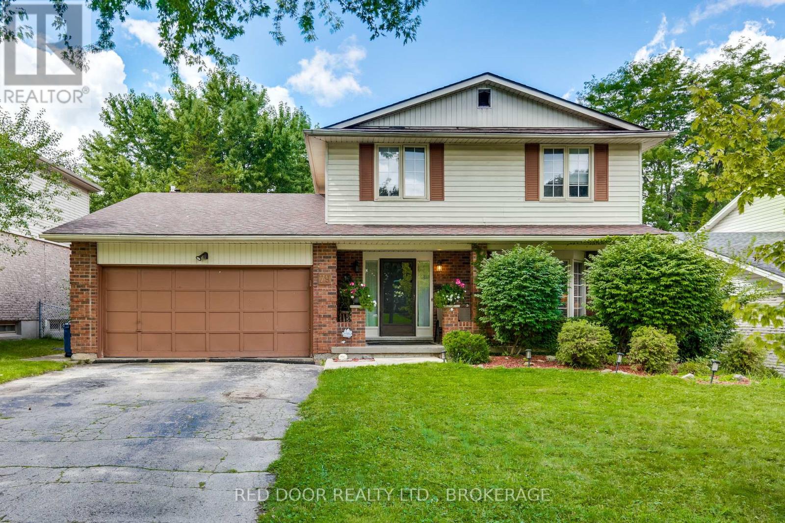 79 GREENBRIER CRESCENT - 1