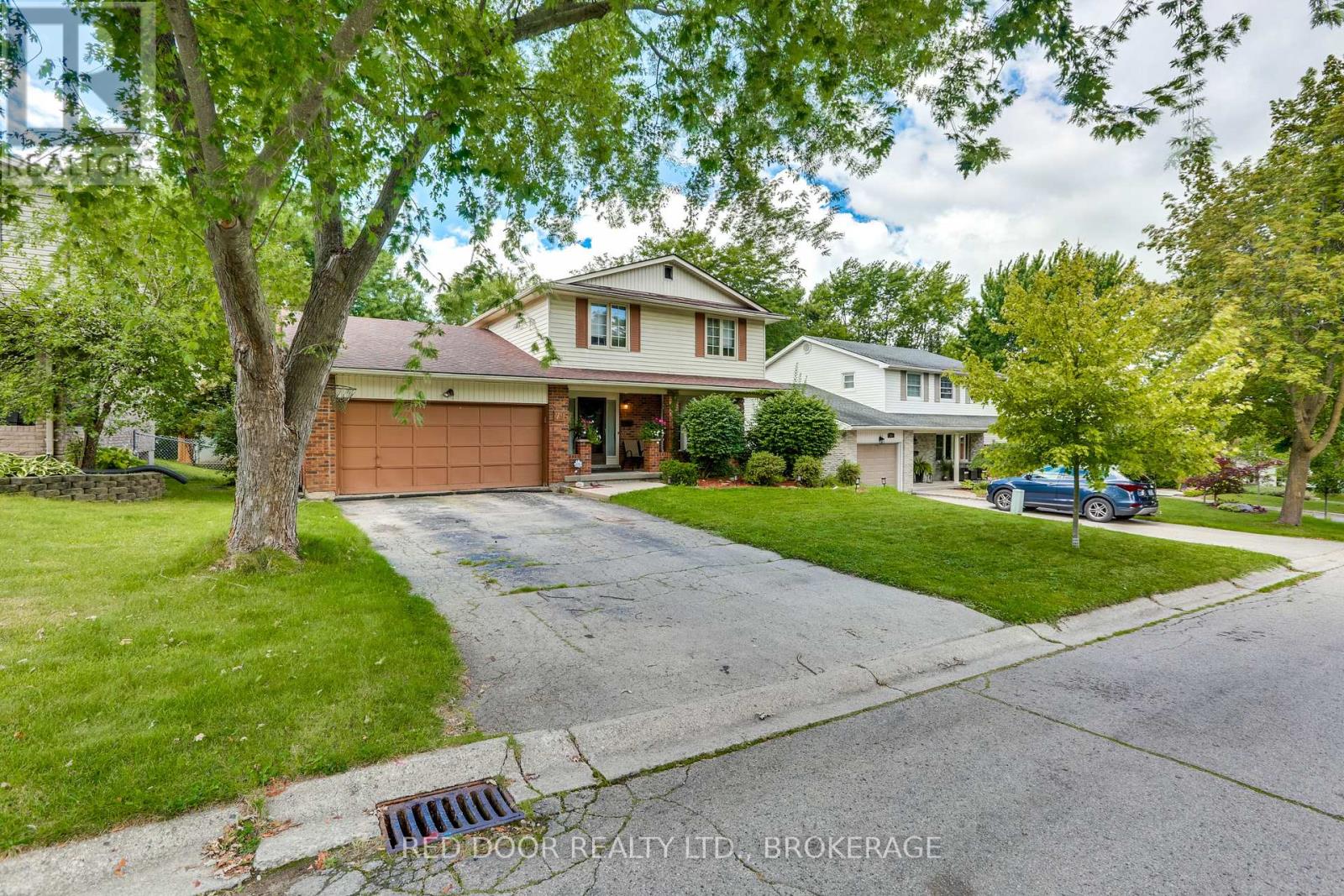 79 GREENBRIER CRESCENT - 2