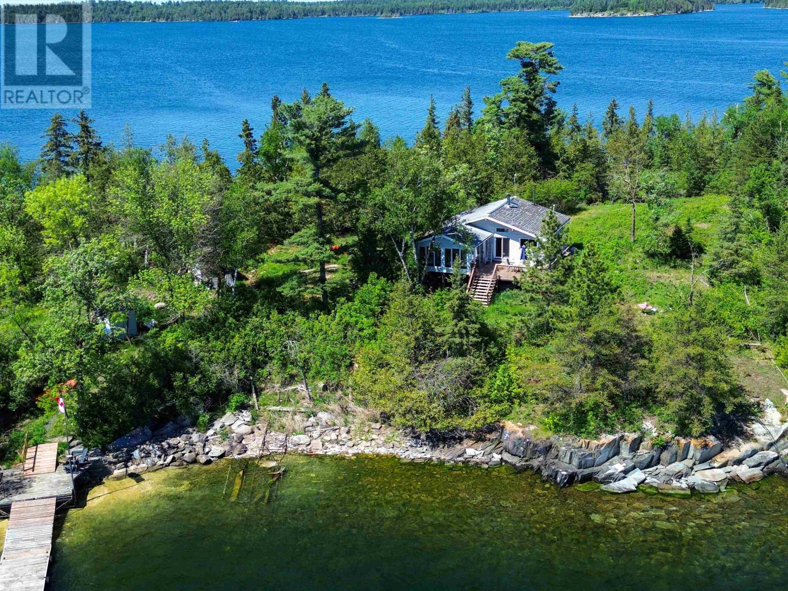 JO176 SHOAL LAKE, LAKE OF THE WOODS - 15