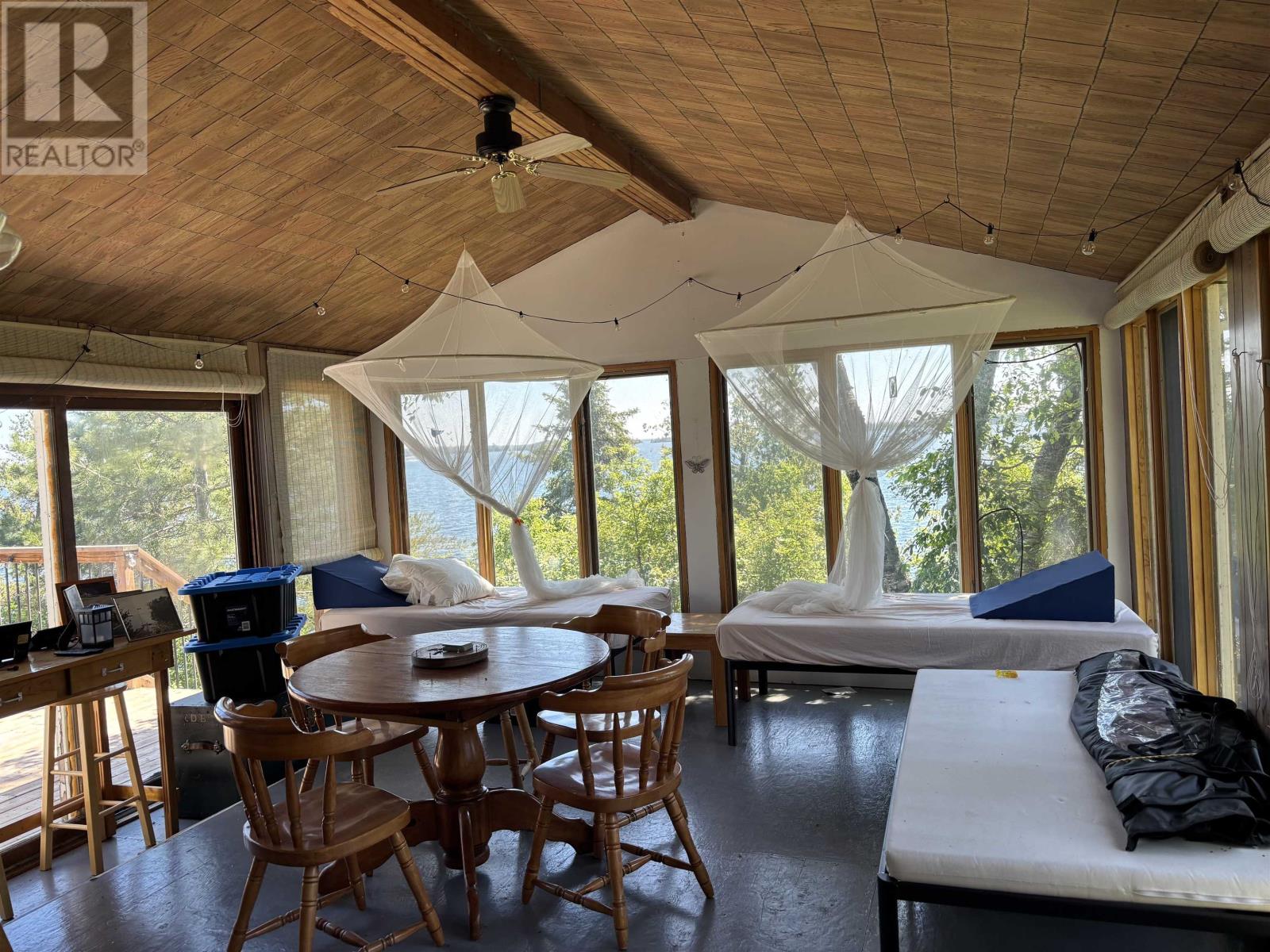 JO176 SHOAL LAKE, LAKE OF THE WOODS - 28