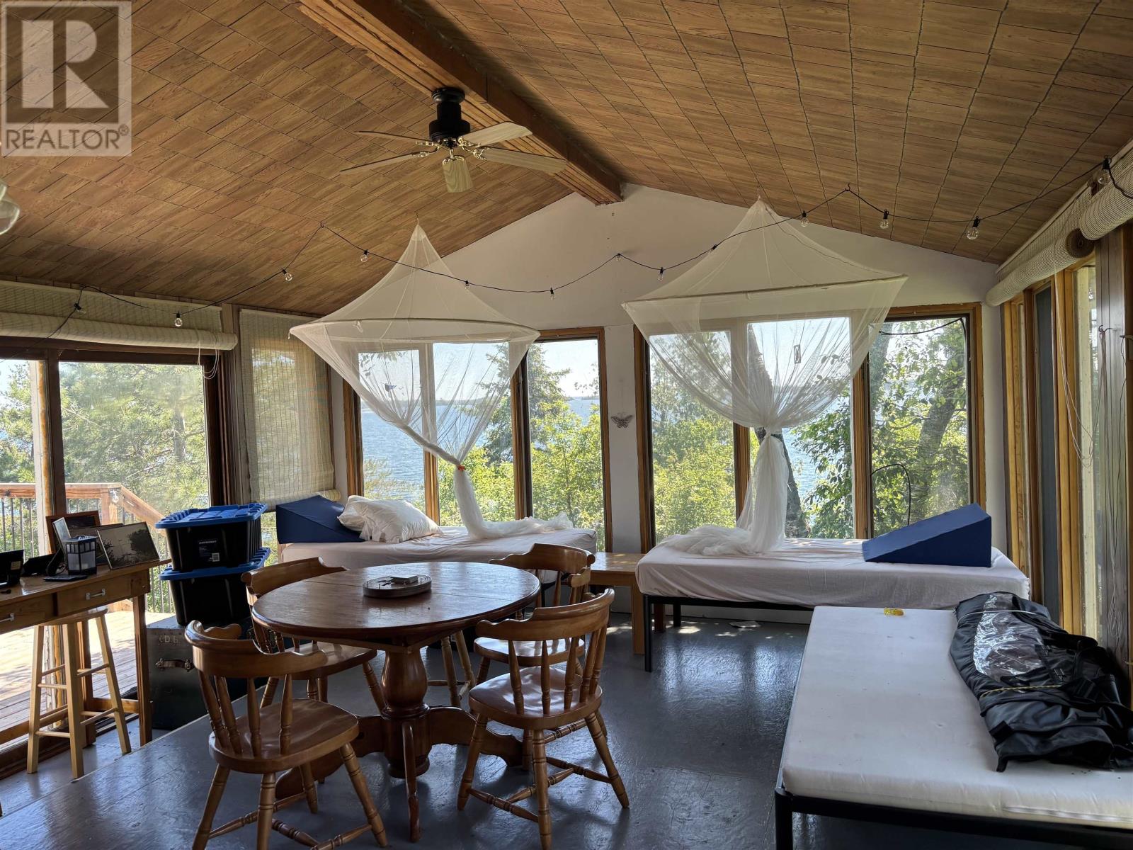 JO176 SHOAL LAKE, LAKE OF THE WOODS - 7