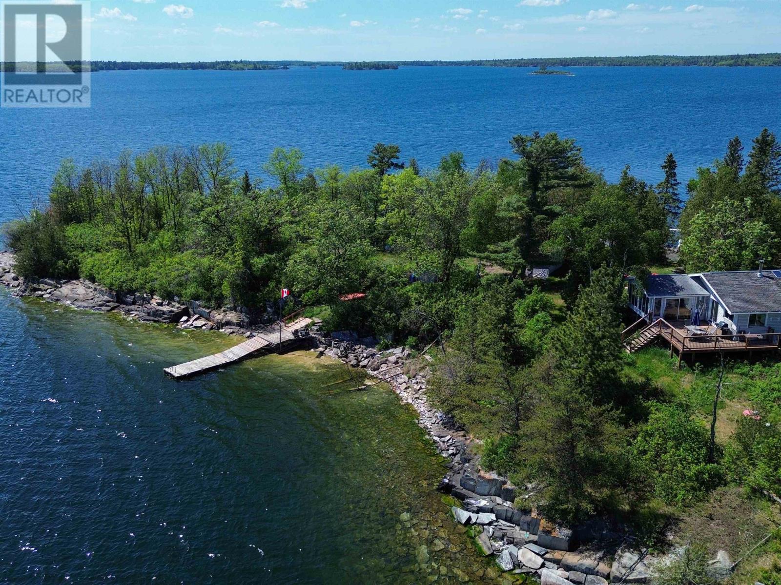 JO176 SHOAL LAKE, LAKE OF THE WOODS - 4