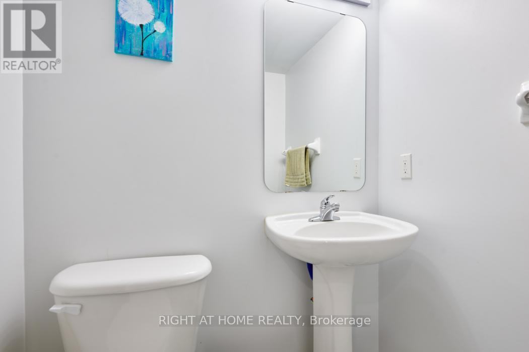 3 Bed, 3 Bath House for Rent in Ottawa – 47 TOBERMORY CRESCENT, Ottawa – MLS# X13517324 - Image 12