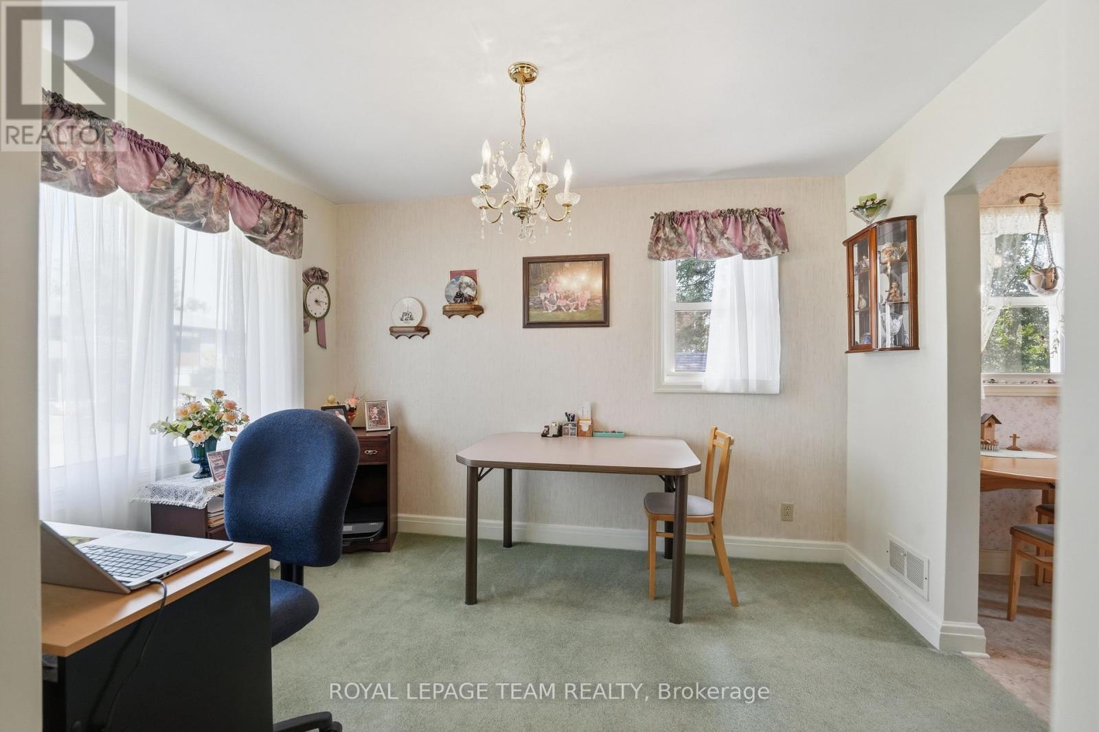 84 RITA AVENUE - 10