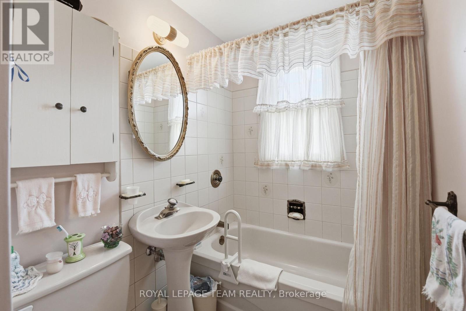 84 RITA AVENUE - 14