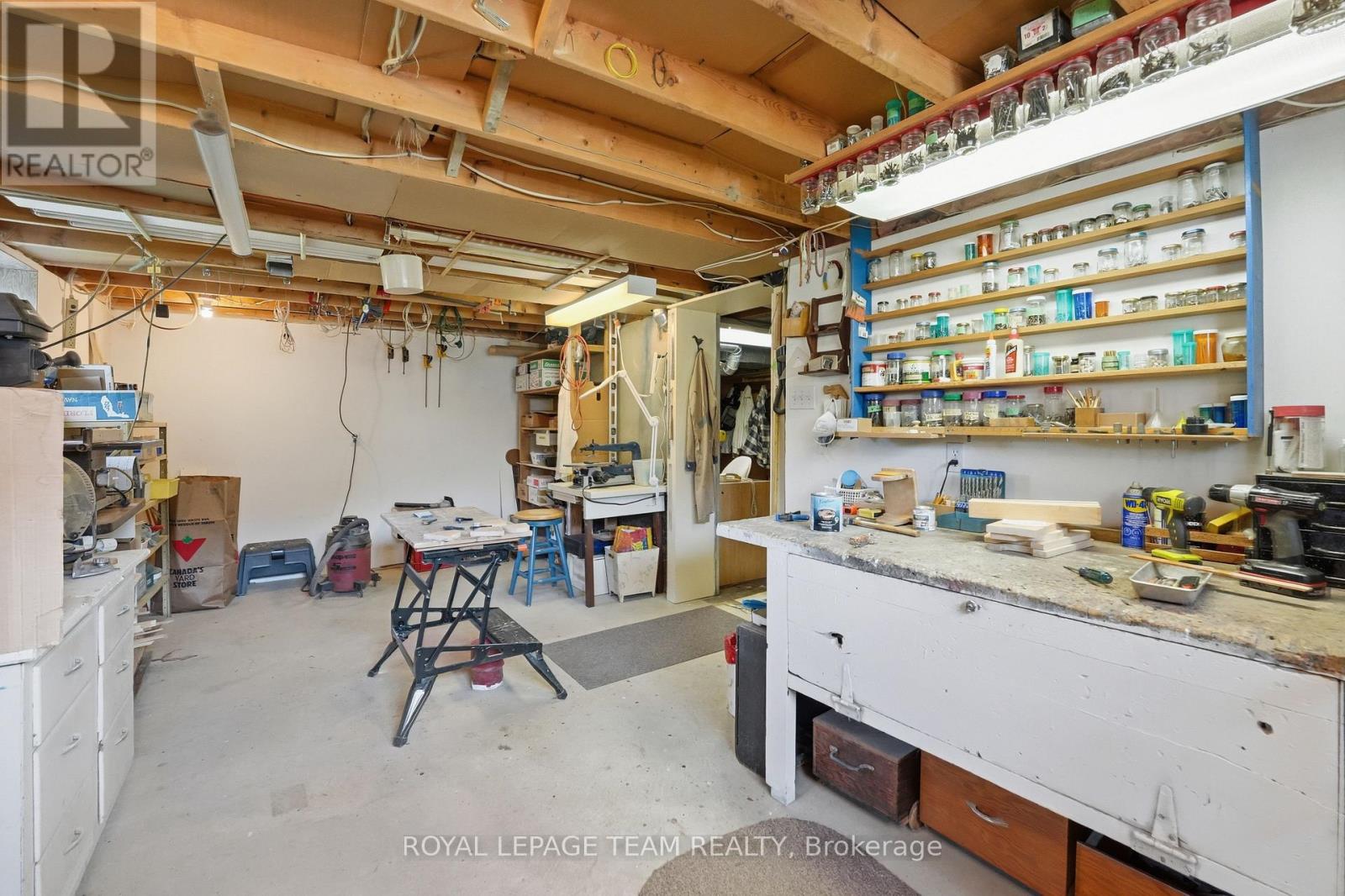 84 RITA AVENUE - 31