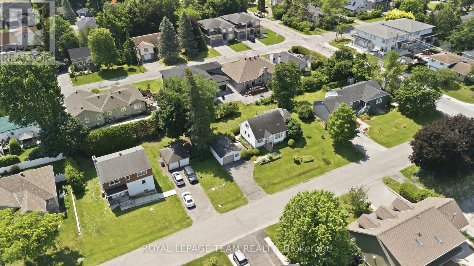 84 RITA AVENUE - 40