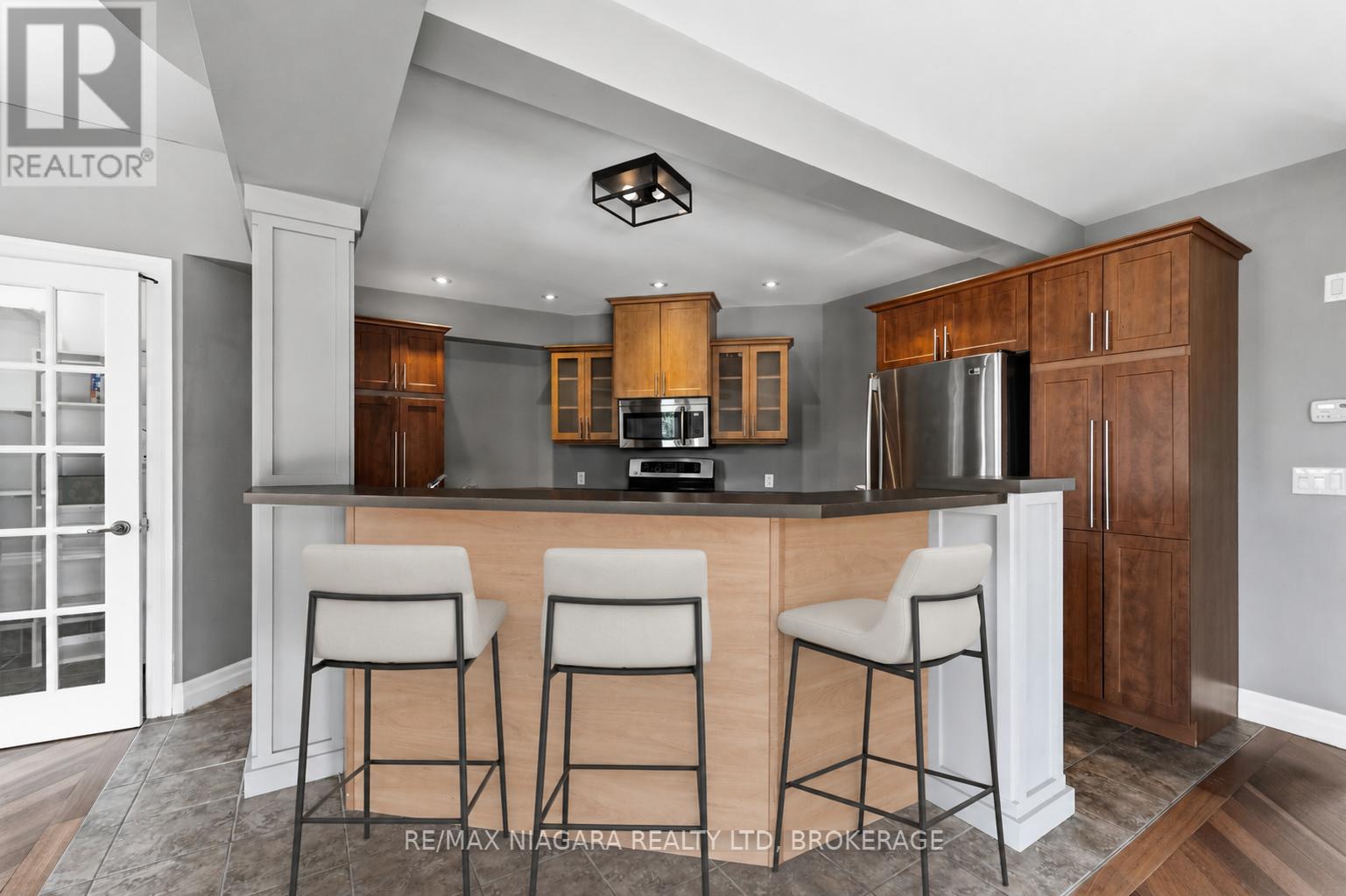 291 VINE STREET - Image 16