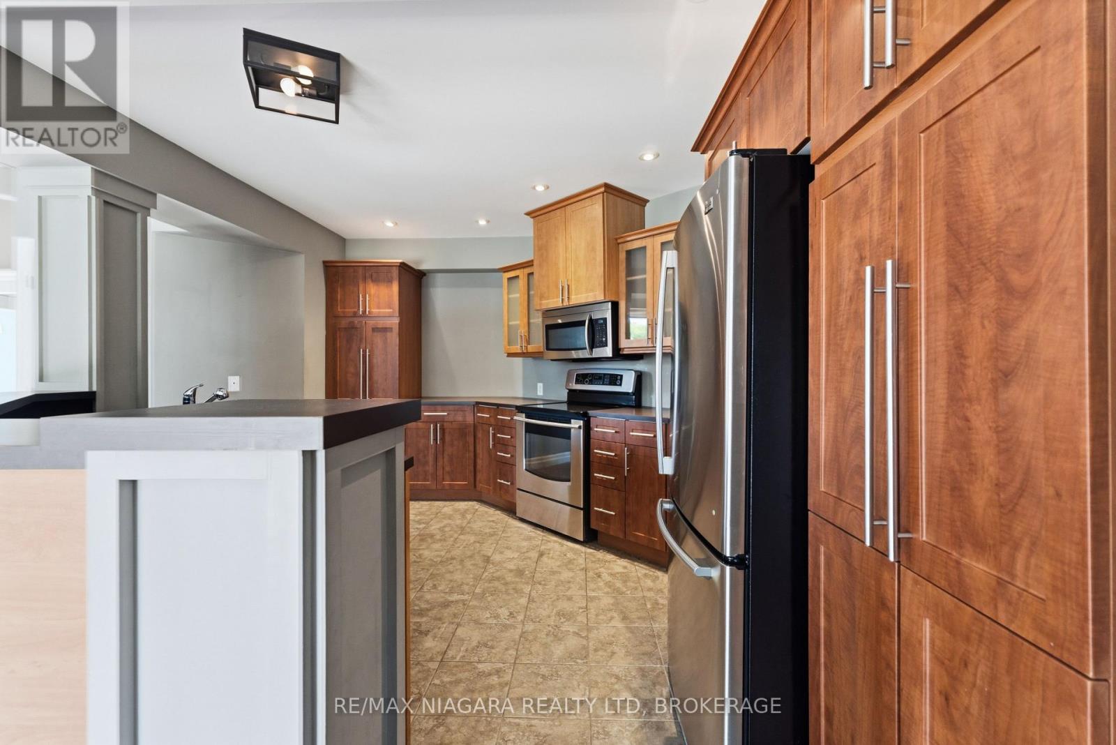291 VINE STREET - Image 17