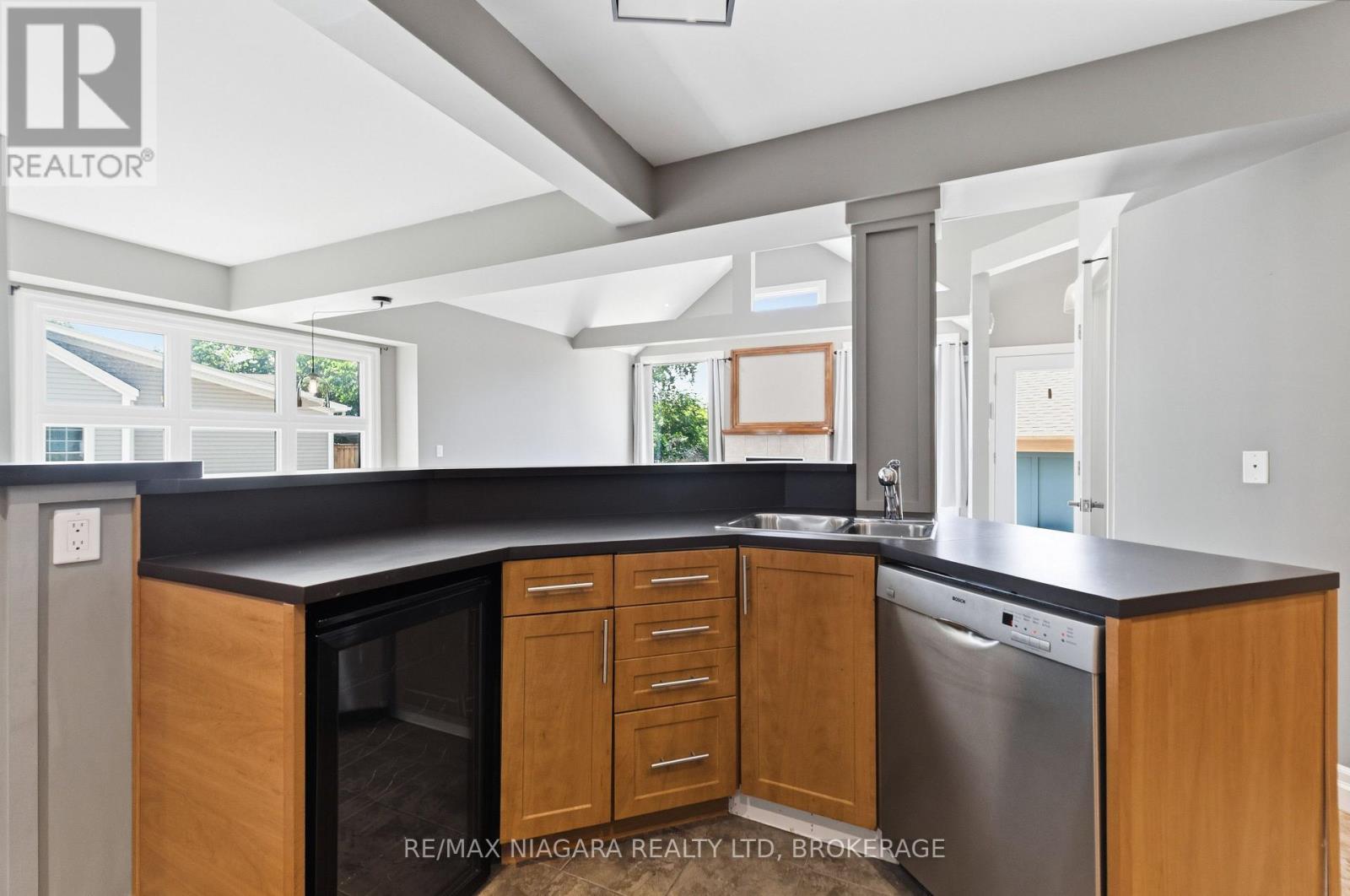 291 VINE STREET - Image 18