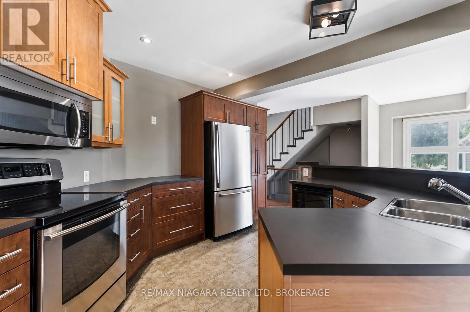 291 VINE STREET - 19
